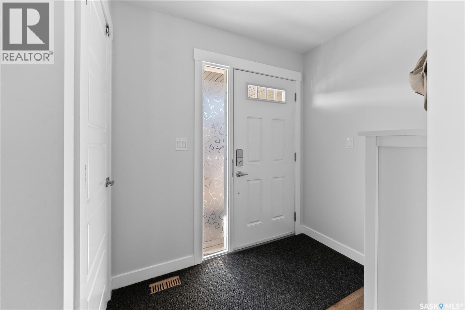 4538 Green Rock Road E, Regina, Saskatchewan  S4V 3K4 - Photo 6 - SK043936