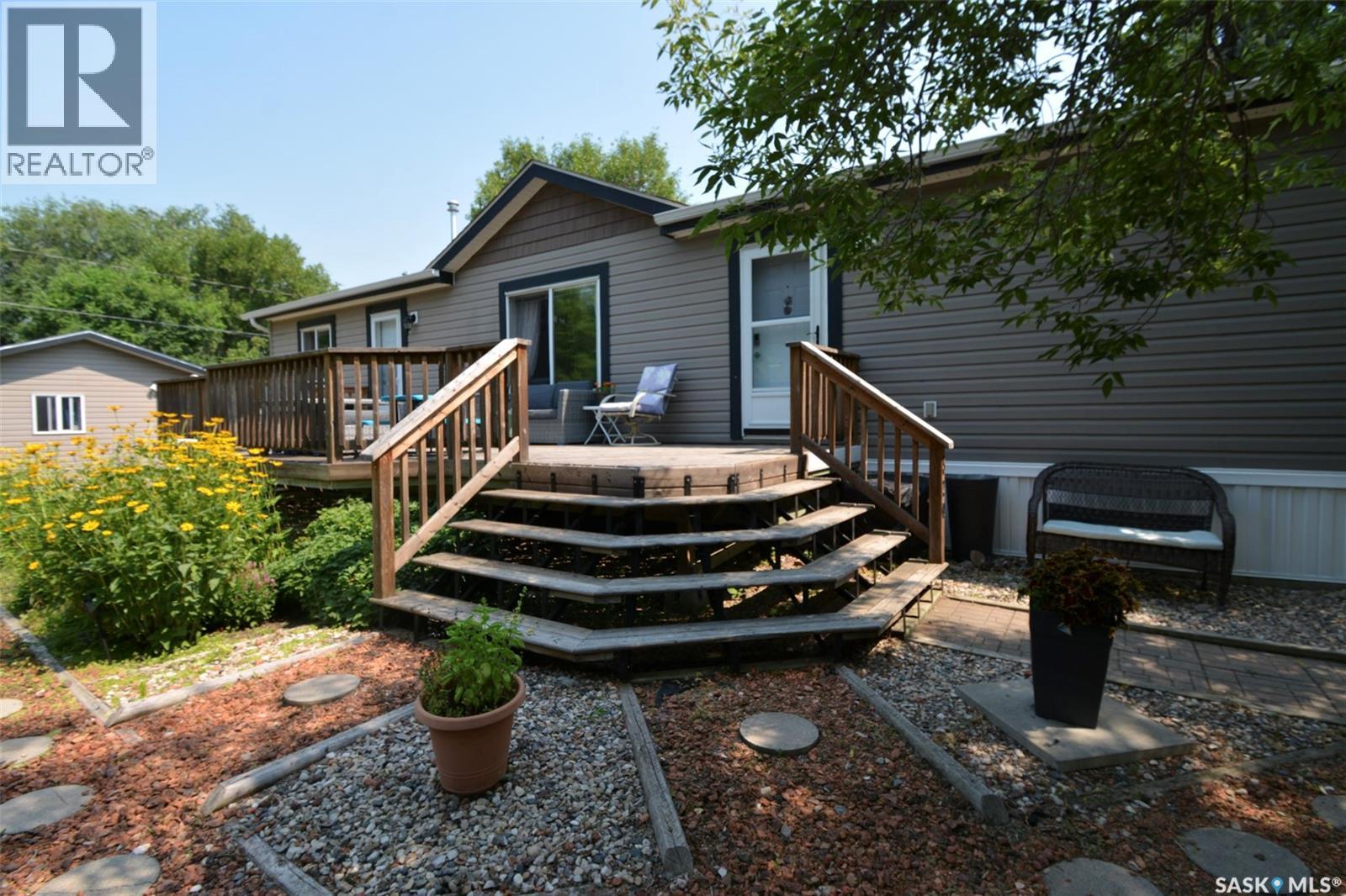 520 Assiniboia Avenue, Southey, Saskatchewan S0G 4P0 - Photo 3 - SK043899