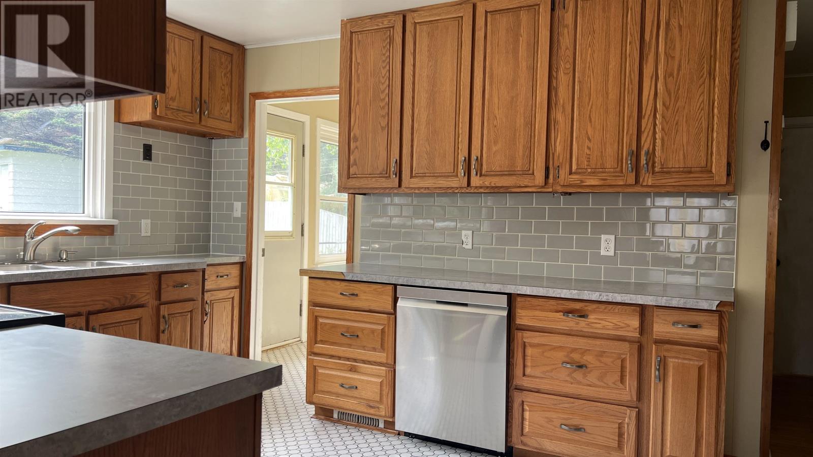 15 Sund Cres, Marathon, Ontario  P0T 2E0 - Photo 5 - TB2602139
