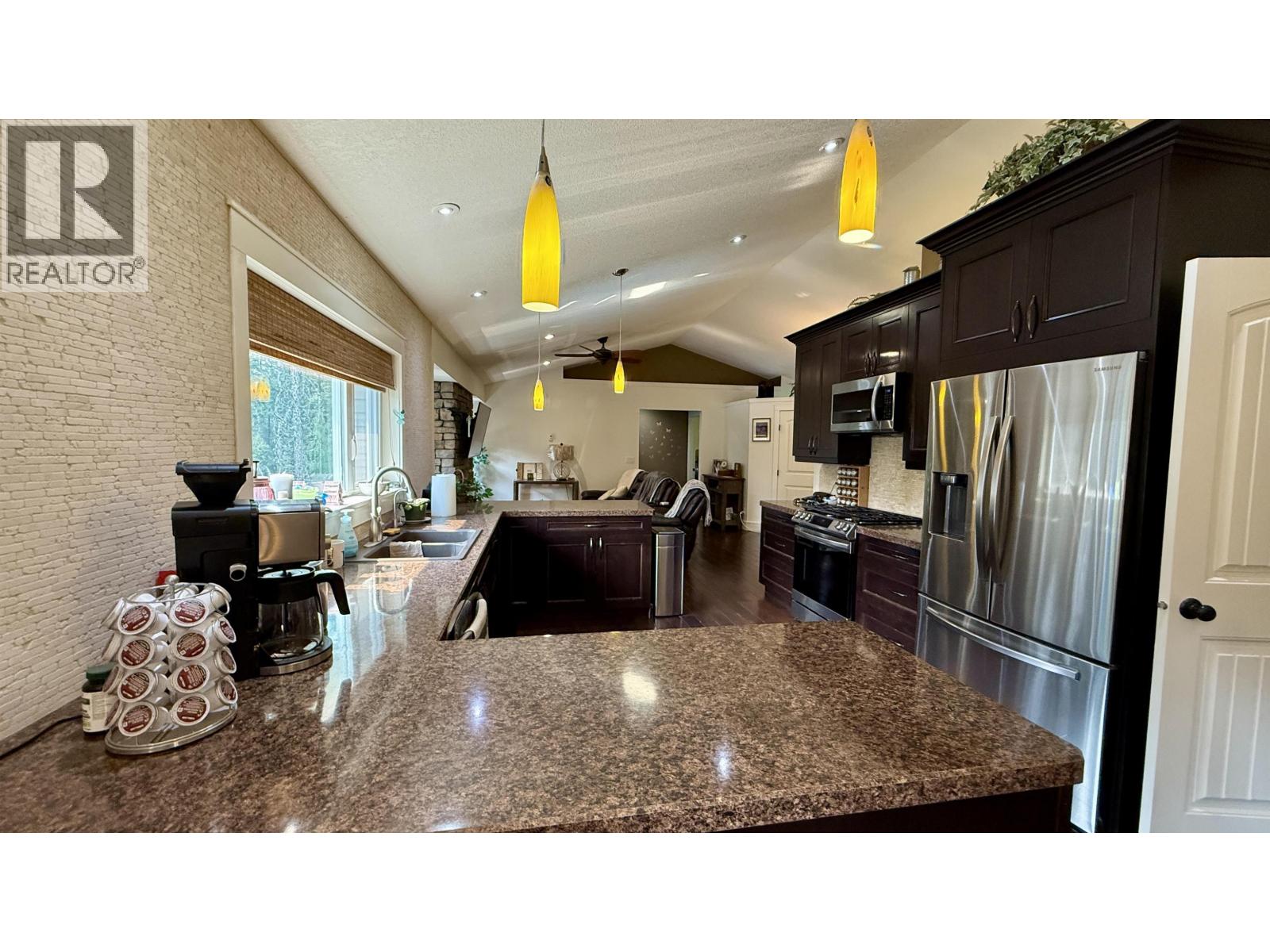 5276 Chintu Drive, 108 Mile Ranch, British Columbia  V0K 2Z0 - Photo 10 - R3097304