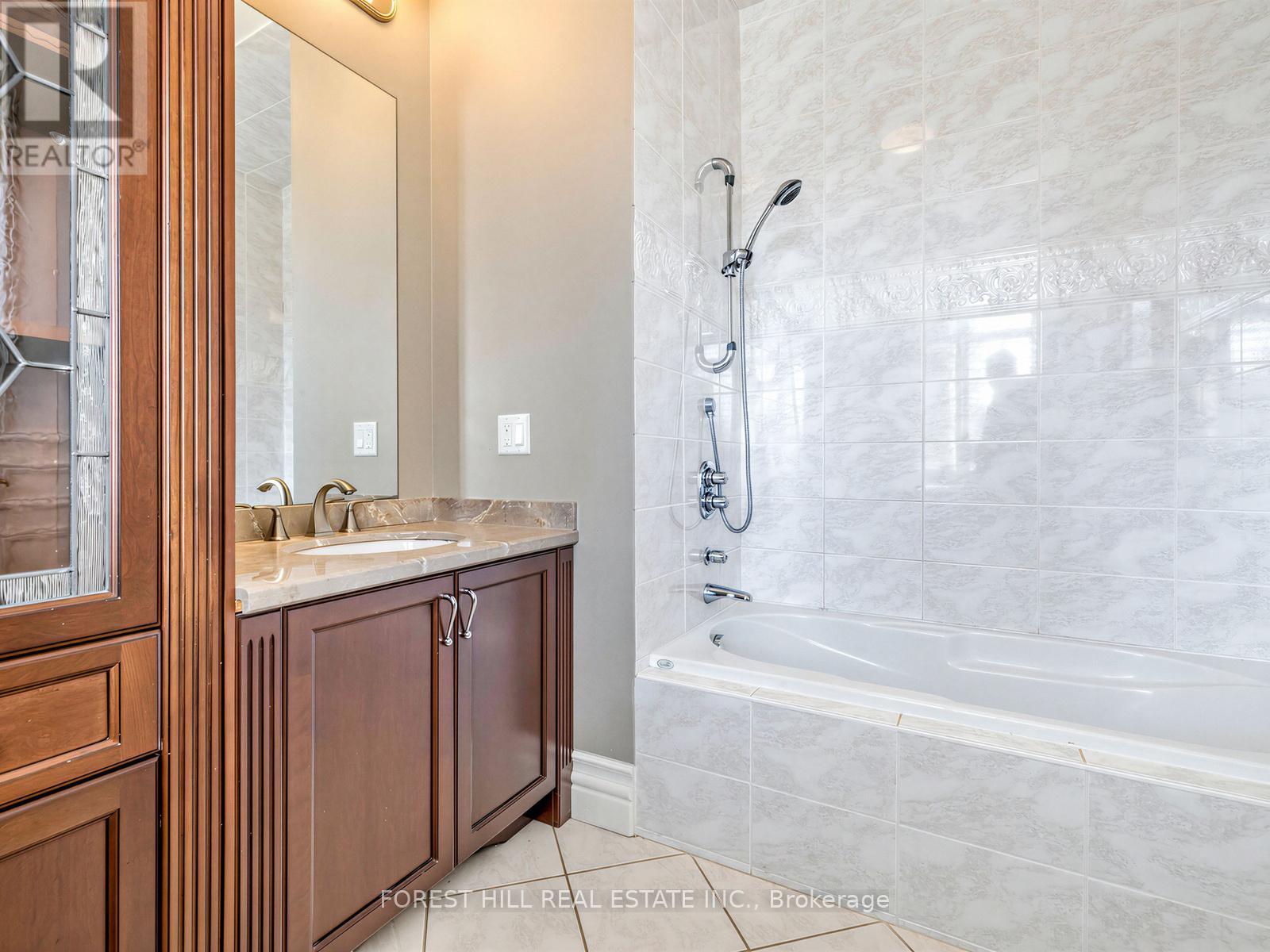 8 Colvestone Road, Toronto, Ontario  M2L 1X3 - Photo 28 - C12977266