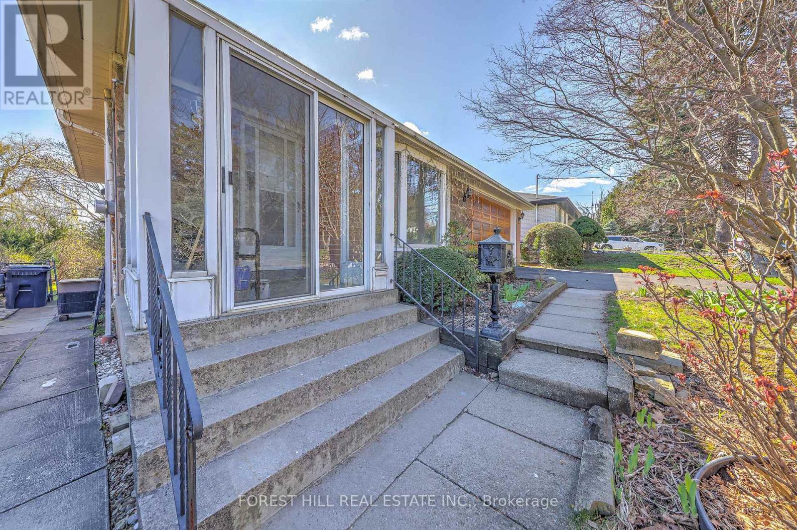 63 Hopperton Drive, Toronto, Ontario  M2L 2S7 - Photo 3 - C13028768