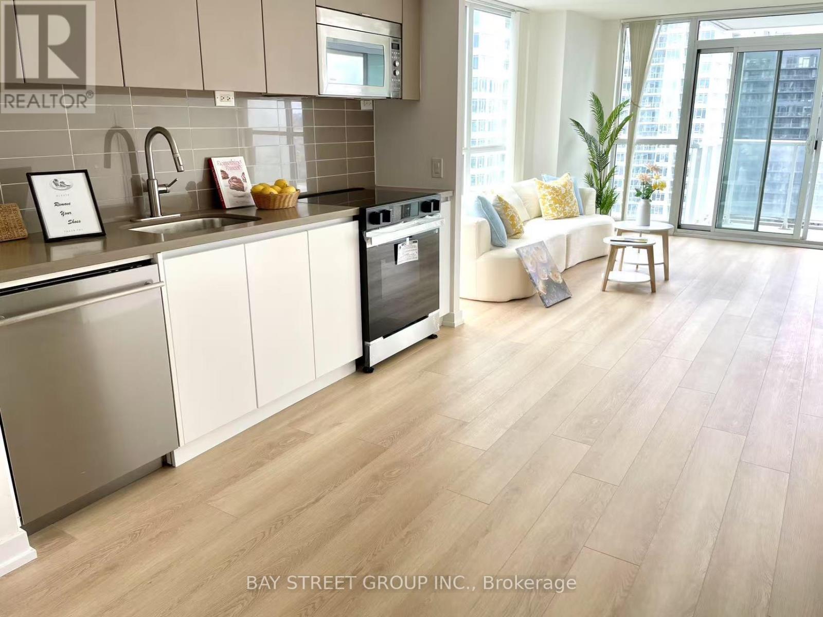 2908 - 75 Queens Wharf Road, Toronto, Ontario  M5V 0J8 - Photo 3 - C13620554