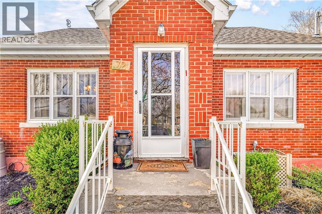 32 Fulton Street, Brantford, Ontario  N3R 4E5 - Photo 4 - 40838144
