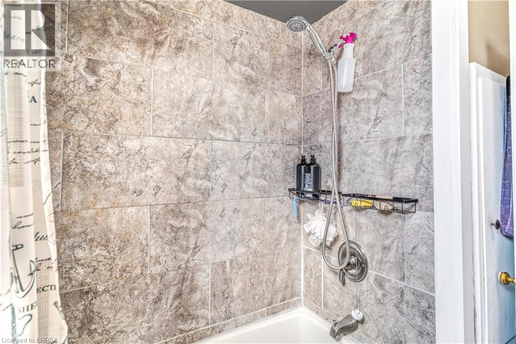 32 Fulton Street, Brantford, Ontario  N3R 4E5 - Photo 18 - 40838144