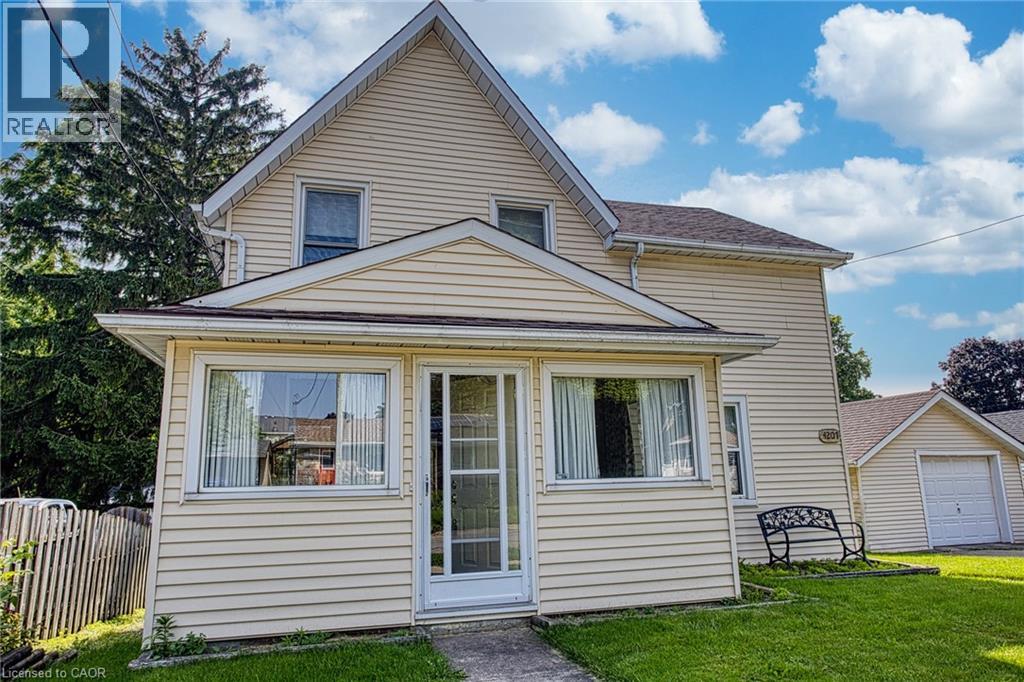 4207 William Street, Beamsville, Ontario  L3J 0K8 - Photo 3 - 40845182