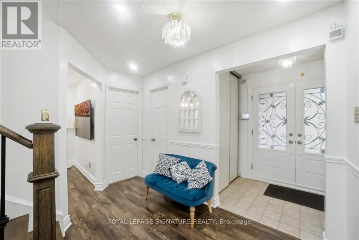 1778 Silverthorn Square, Pickering, Ontario L1V 5C4 - Photo 2 - E13620432