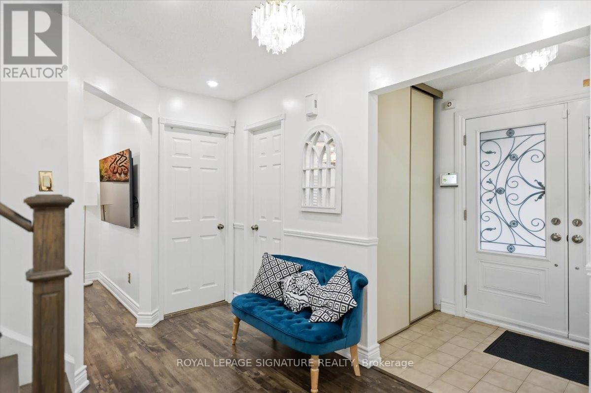 1778 Silverthorn Square, Pickering, Ontario L1V 5C4 - Photo 3 - E13620432