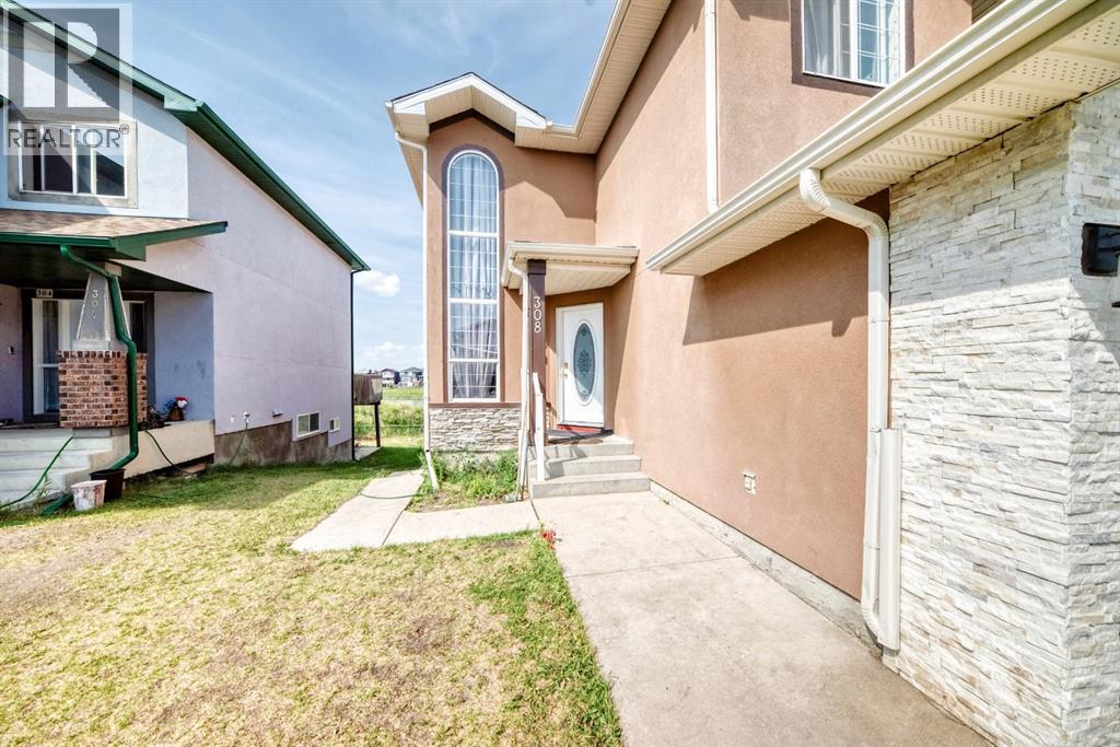 308 Taracove Estate Drive NE, Calgary, Alberta  T3J 5A1 - Photo 2 - A2333384