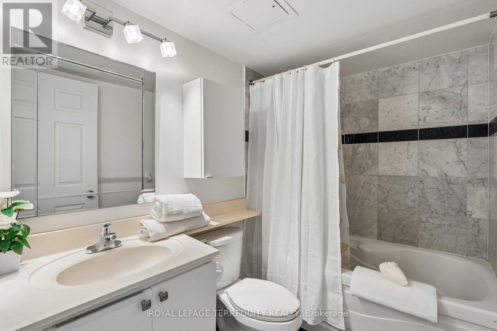 906 - 18 Lee Centre Drive, Toronto, Ontario  M1H 3H5 - Photo 16 - E13620402