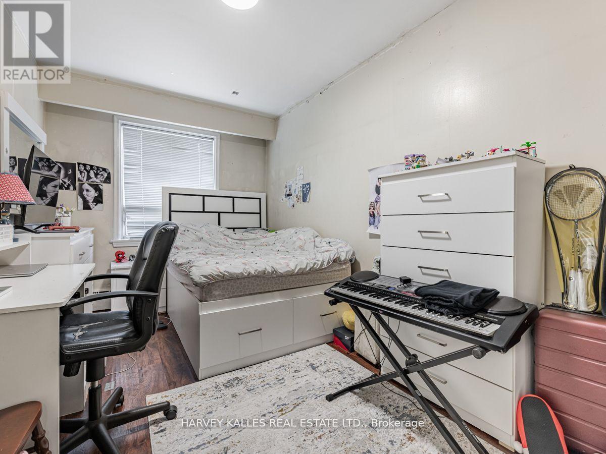 6 Carrington Avenue, Toronto, Ontario M6E 2C3 - Photo 15 - W13620418