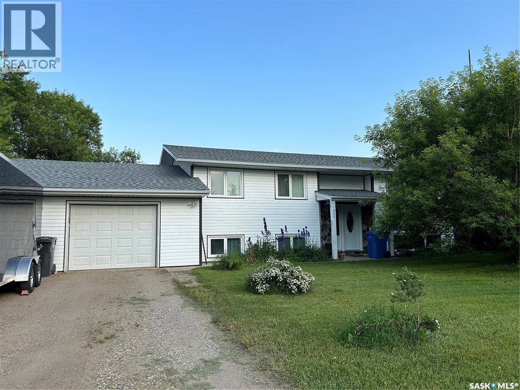 621 McCall STREET, Oxbow, Saskatchewan