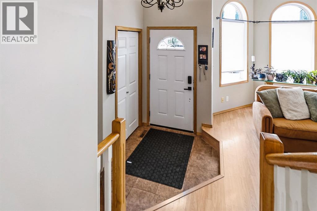 6206 Davis Place, Olds, Alberta  T4H 1V8 - Photo 4 - A2332151