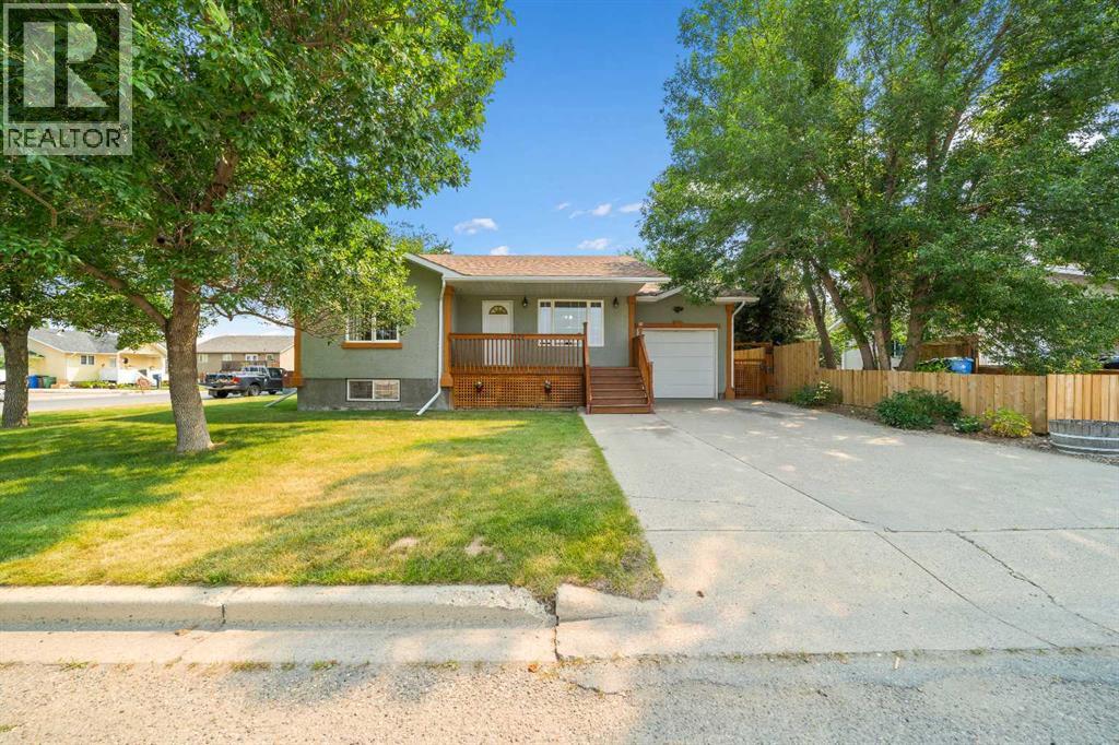 <div class="slider-price">$419,000.00</div><p>4129 55 Street, Taber, Alberta</p>