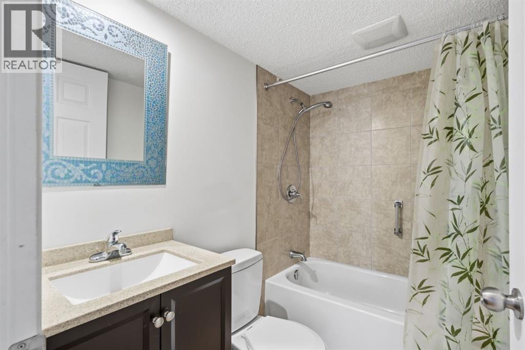 128 Valley Brook Circle NW, Calgary, Alberta  T3B 5S2 - Photo 35 - A2312468