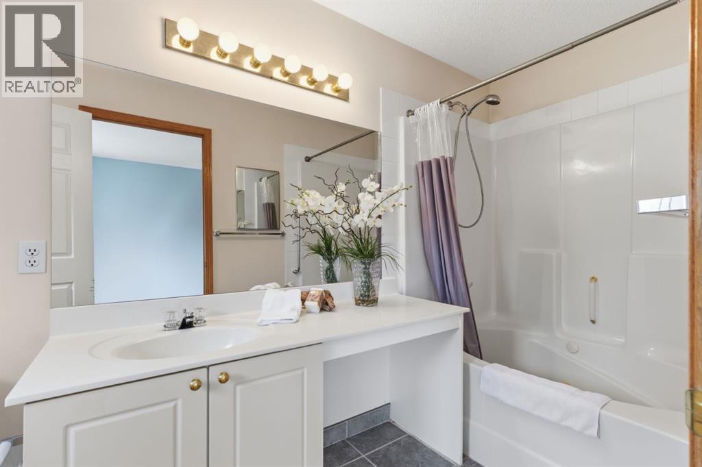 128 Valley Brook Circle NW, Calgary, Alberta  T3B 5S2 - Photo 31 - A2312468
