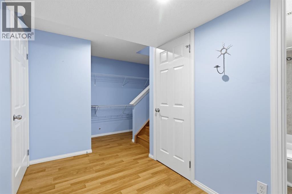 128 Valley Brook Circle NW, Calgary, Alberta  T3B 5S2 - Photo 34 - A2312468