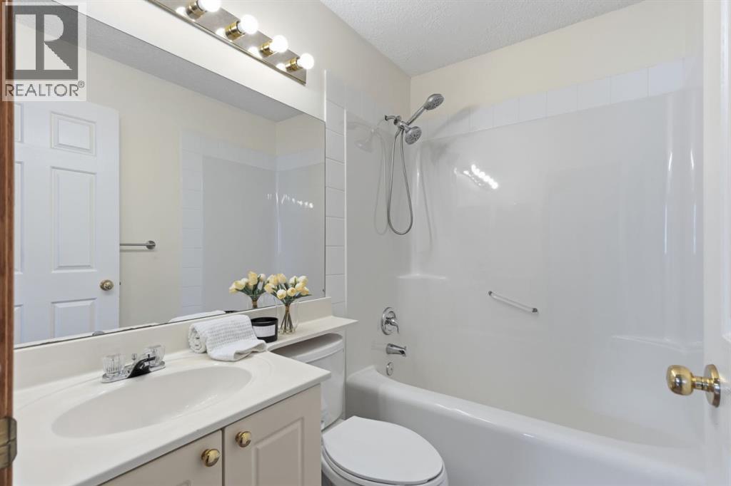128 Valley Brook Circle NW, Calgary, Alberta  T3B 5S2 - Photo 33 - A2312468