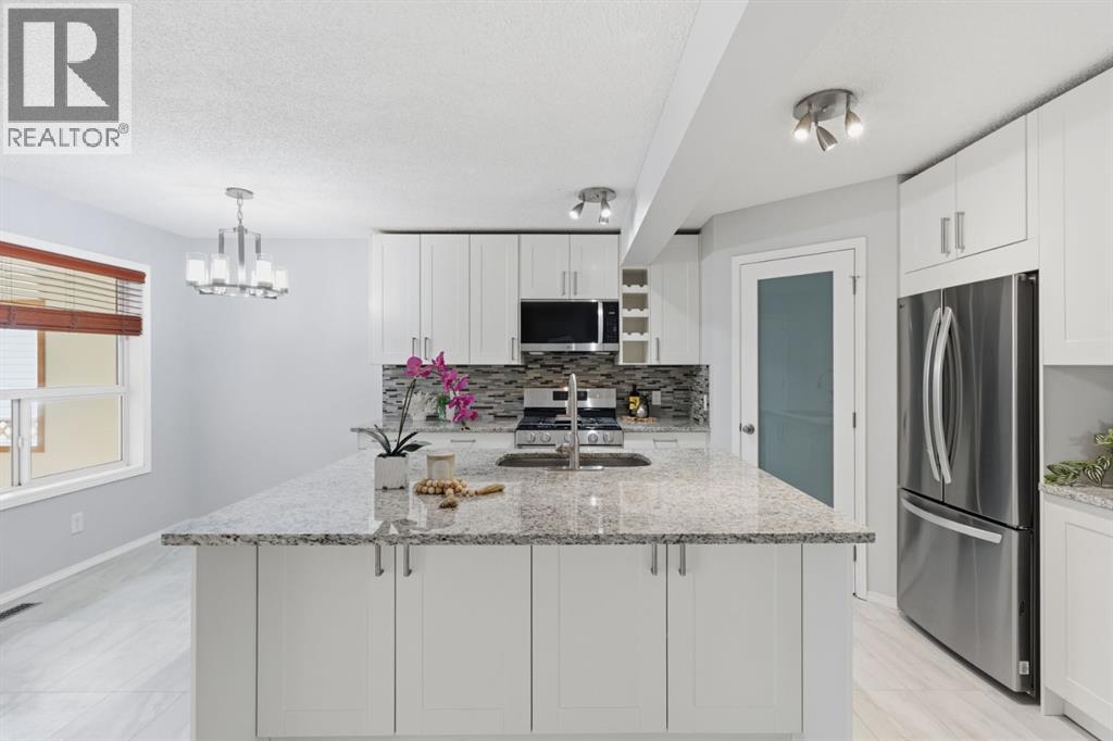 128 Valley Brook Circle NW, Calgary, Alberta  T3B 5S2 - Photo 6 - A2312468