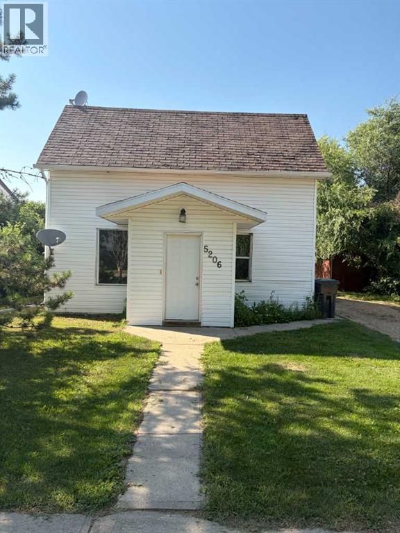 5206 49 Street, Castor, Alberta  T0C 0X0 - Photo 1 - A2333168