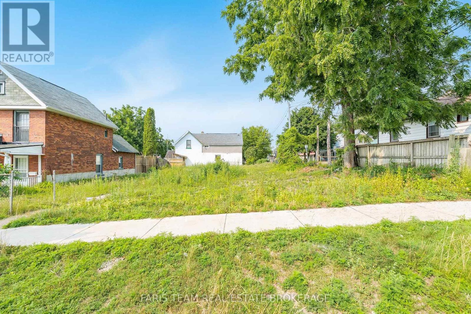 105 MATCHEDASH STREET S, Orillia, Ontario