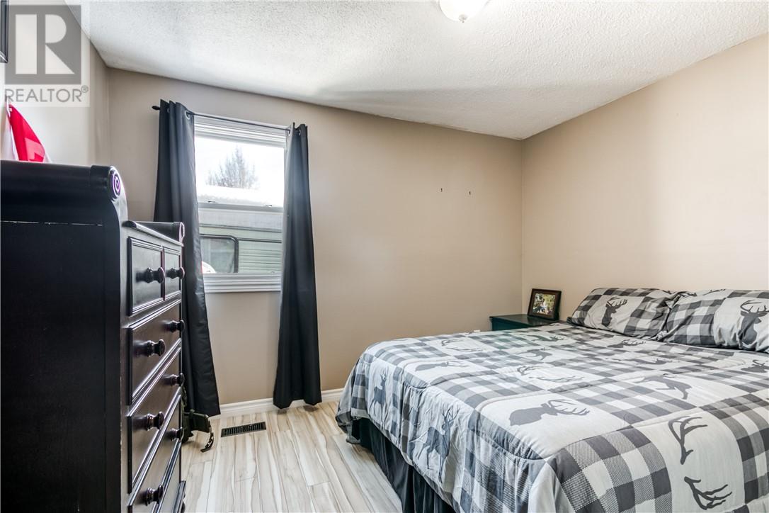6 Des Pins Street, Field, Ontario  P0M 1H0 - Photo 11 - 2129557
