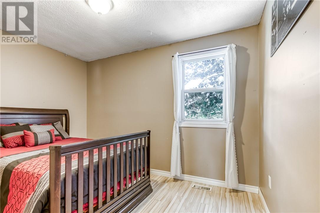 6 Des Pins Street, Field, Ontario  P0M 1H0 - Photo 12 - 2129557