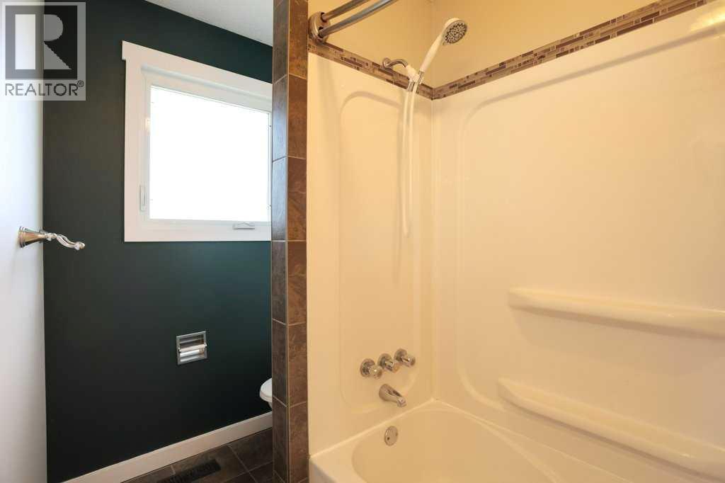 534 Iris Street, Rosemary, Alberta  T0J 2W0 - Photo 25 - A2332723