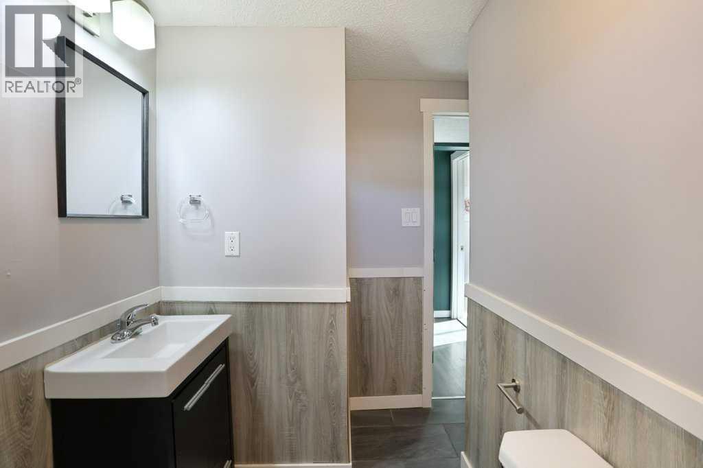 534 Iris Street, Rosemary, Alberta  T0J 2W0 - Photo 35 - A2332723
