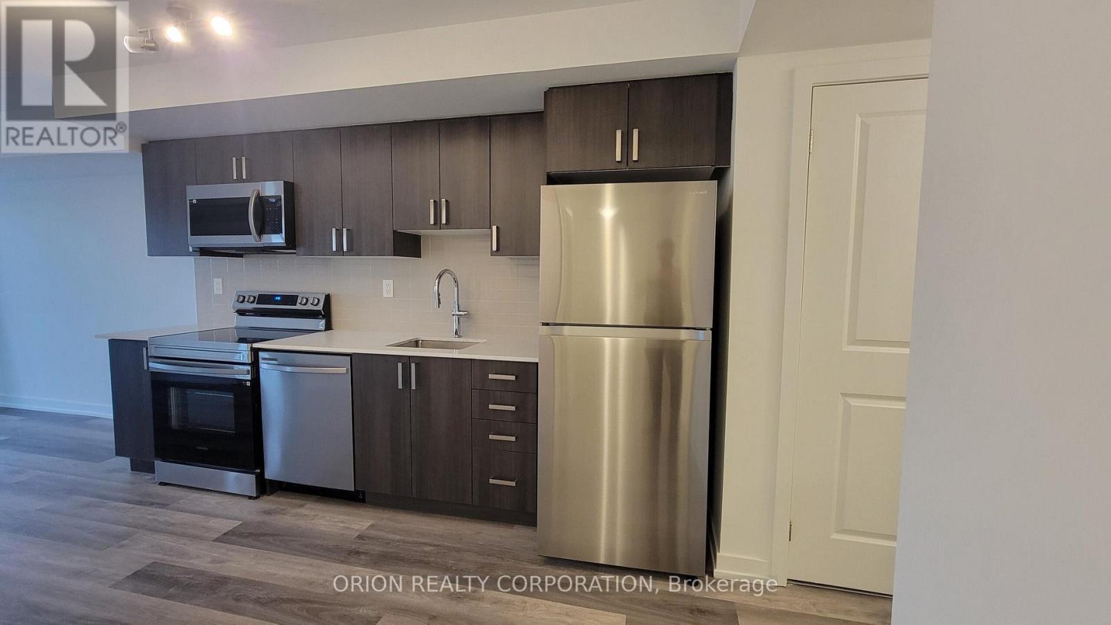 1512 - 1435 Celebration Drive, Pickering, Ontario  L1W 0C4 - Photo 2 - E13620614