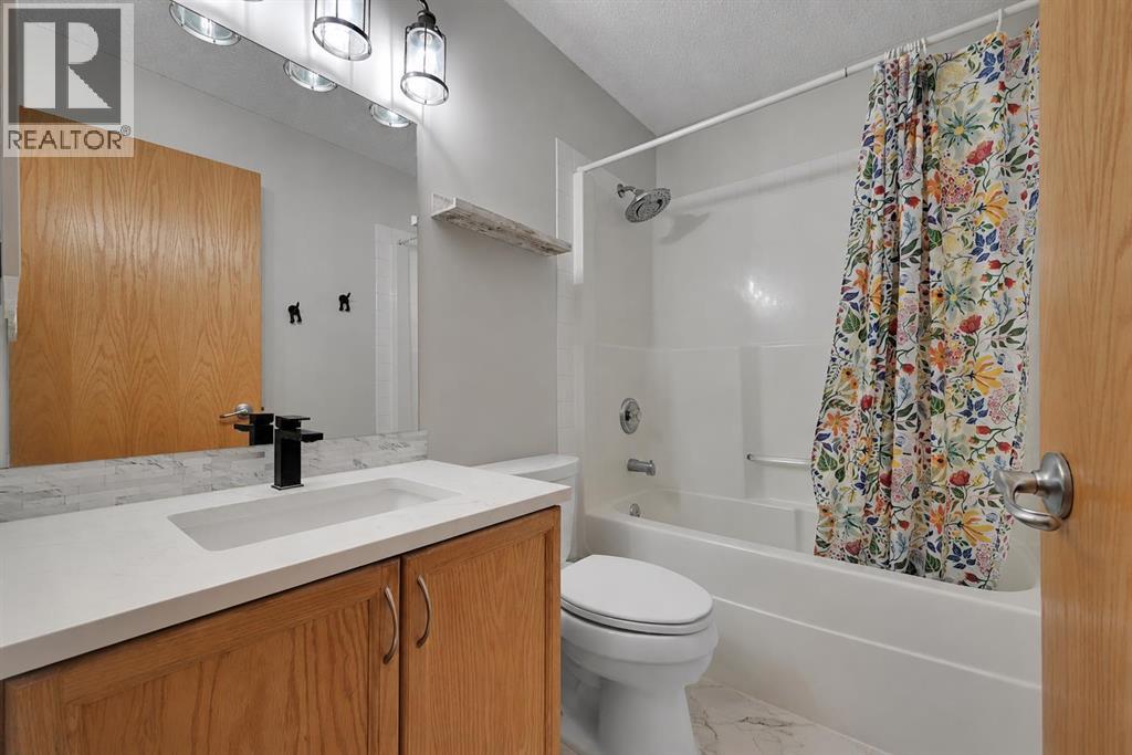 408 Bridlewood Court Sw, Calgary, Alberta  T2Y 3Z3 - Photo 27 - A2313224