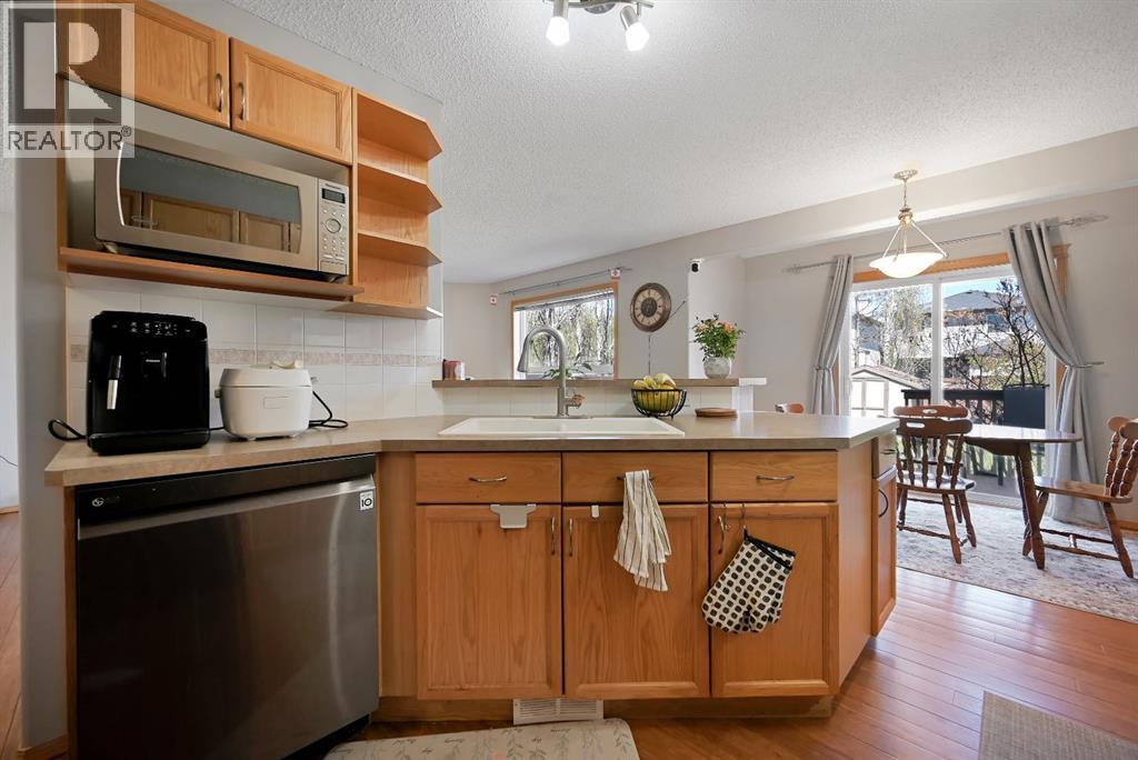 408 Bridlewood Court Sw, Calgary, Alberta  T2Y 3Z3 - Photo 11 - A2313224