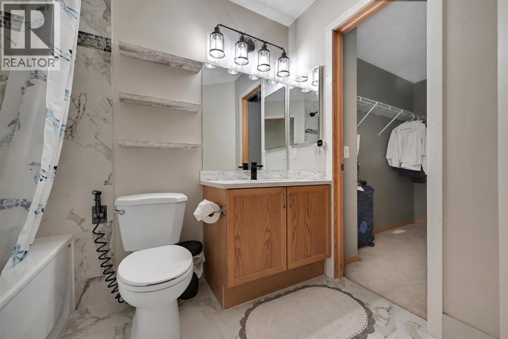 408 Bridlewood Court Sw, Calgary, Alberta  T2Y 3Z3 - Photo 22 - A2313224