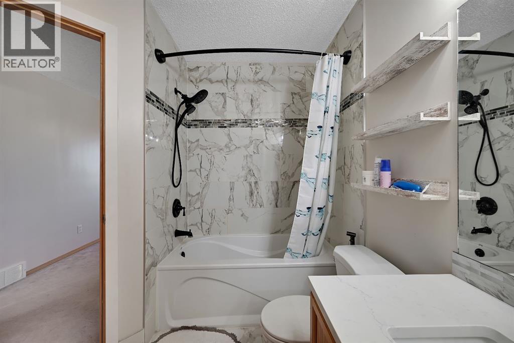 408 Bridlewood Court Sw, Calgary, Alberta  T2Y 3Z3 - Photo 23 - A2313224