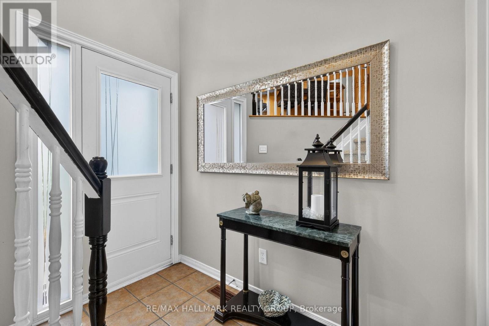 139 Castle Glen Crescent, Ottawa, Ontario  K2L 4G9 - Photo 3 - X13620586