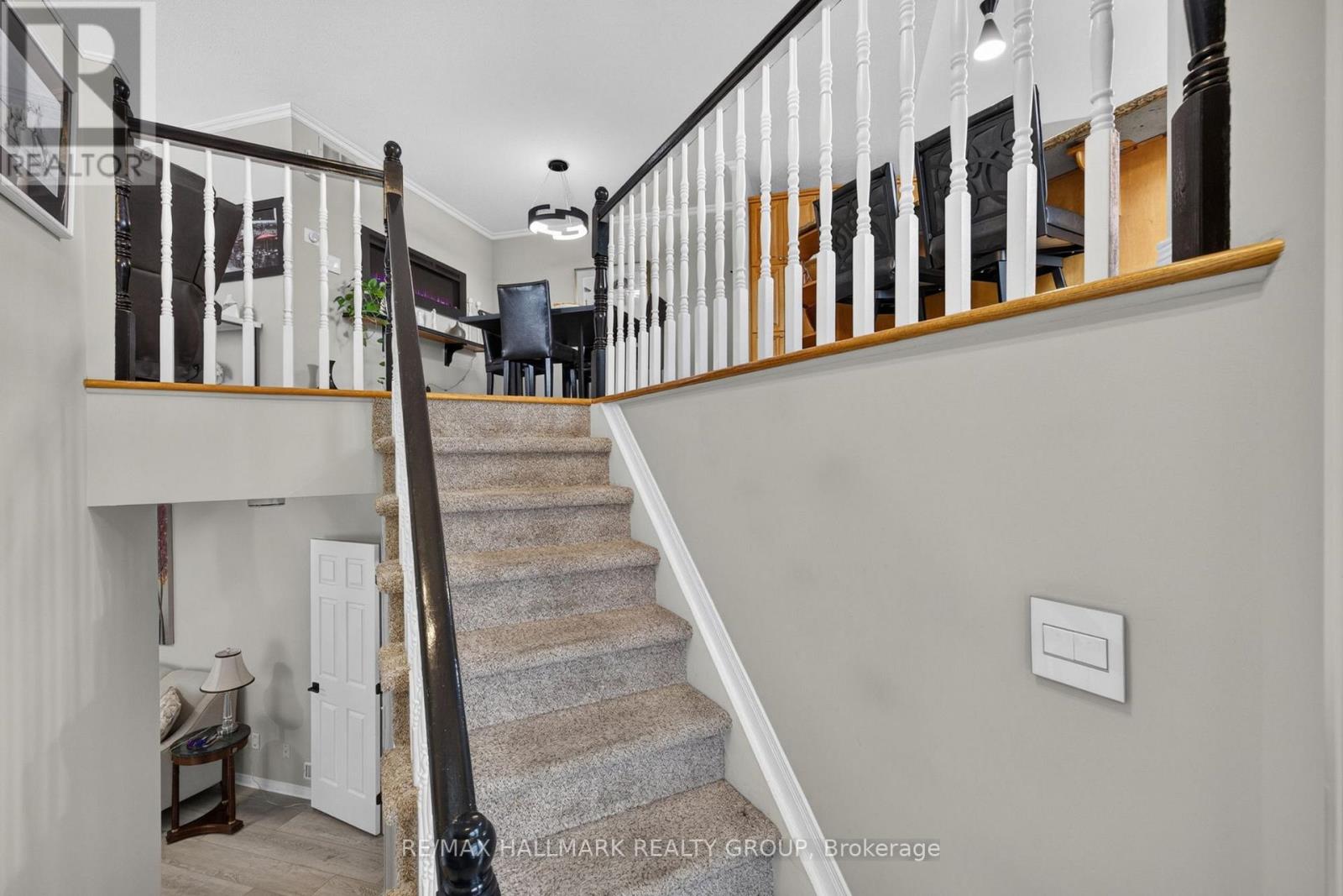 139 Castle Glen Crescent, Ottawa, Ontario  K2L 4G9 - Photo 4 - X13620586