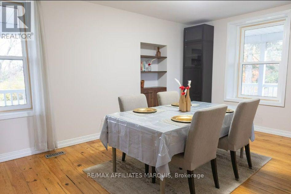 5870 Roger Stevens Drive, Montague, Ontario K7A 4S6 - Photo 11 - X13620820