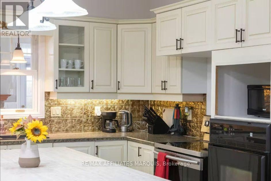 5870 Roger Stevens Drive, Montague, Ontario K7A 4S6 - Photo 14 - X13620820