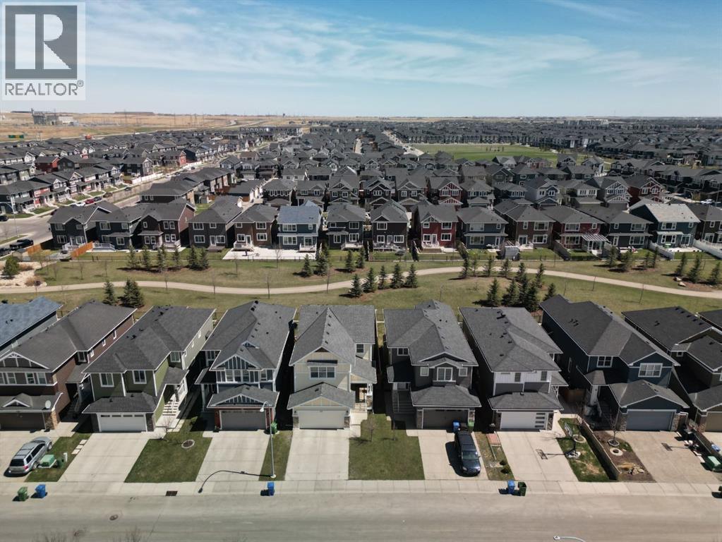 30 Redstone Parade NE, Calgary, Alberta  T3N 0J7 - Photo 3 - A2331604