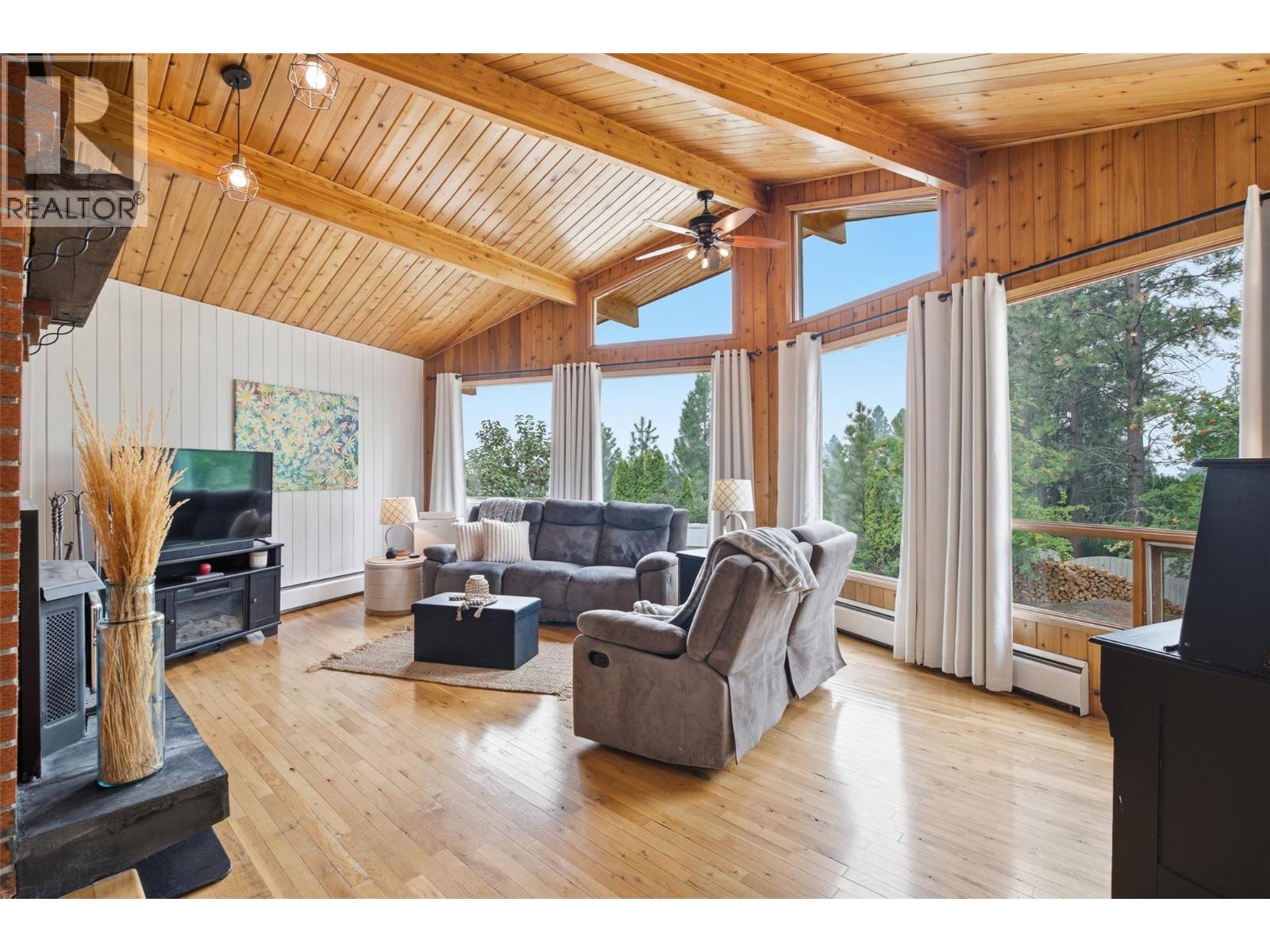 2402 Reid Avenue, Merritt, British Columbia  V1K 1H6 - Photo 9 - 10394818