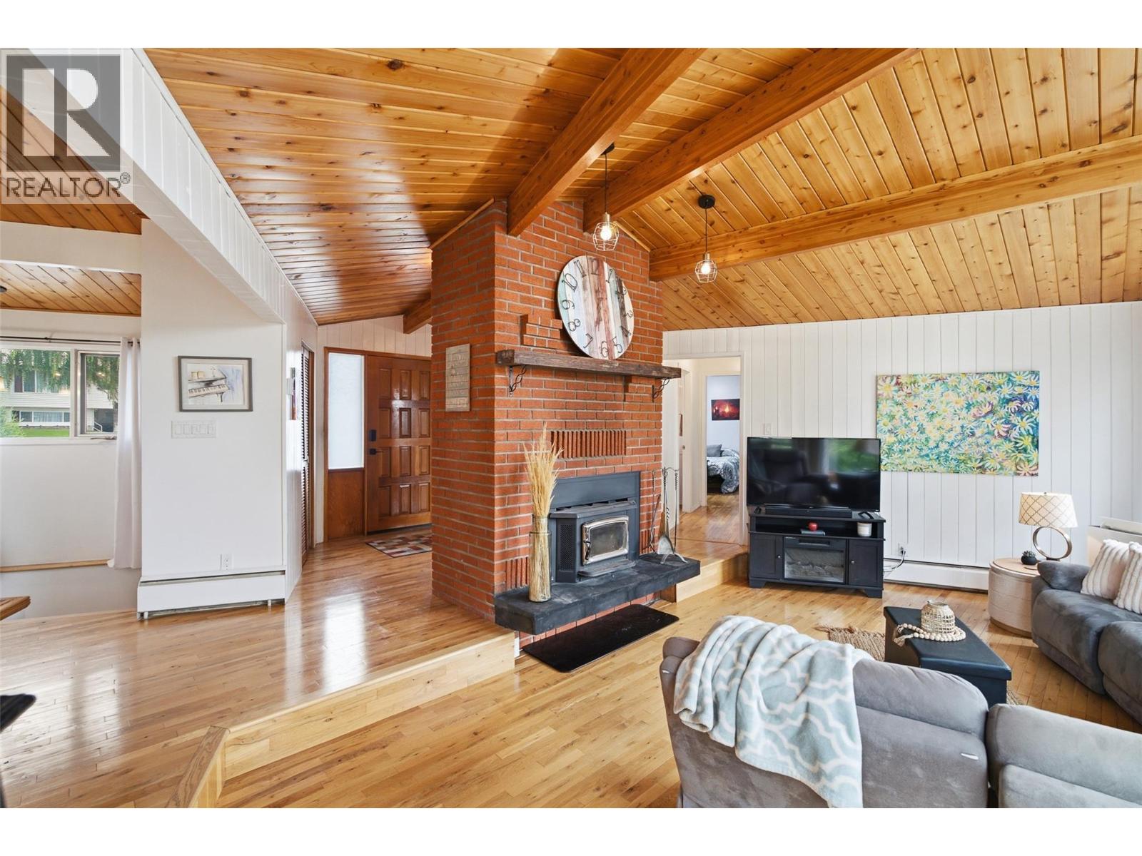 2402 Reid Avenue, Merritt, British Columbia  V1K 1H6 - Photo 7 - 10394818