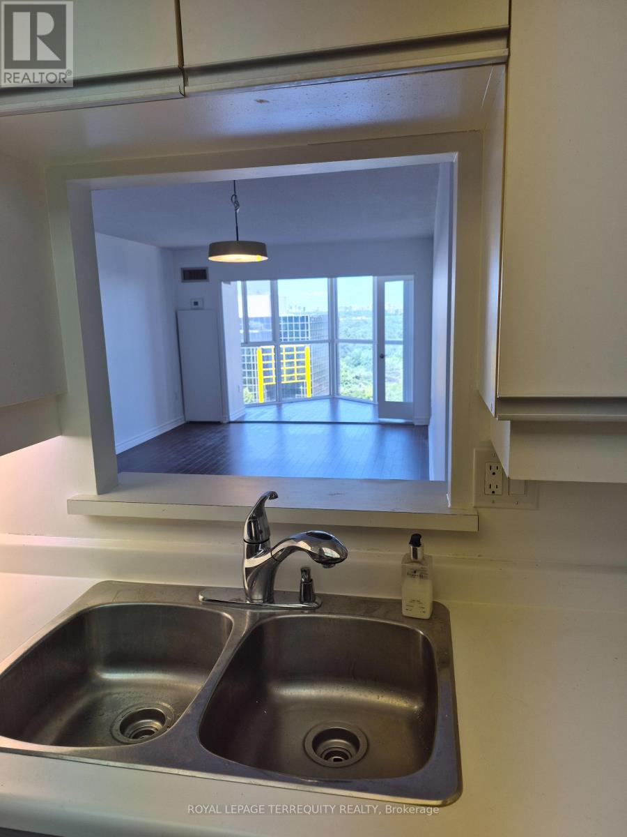 1306 - 5 Concorde Place, Toronto, Ontario  M3C 3M8 - Photo 17 - C13613718