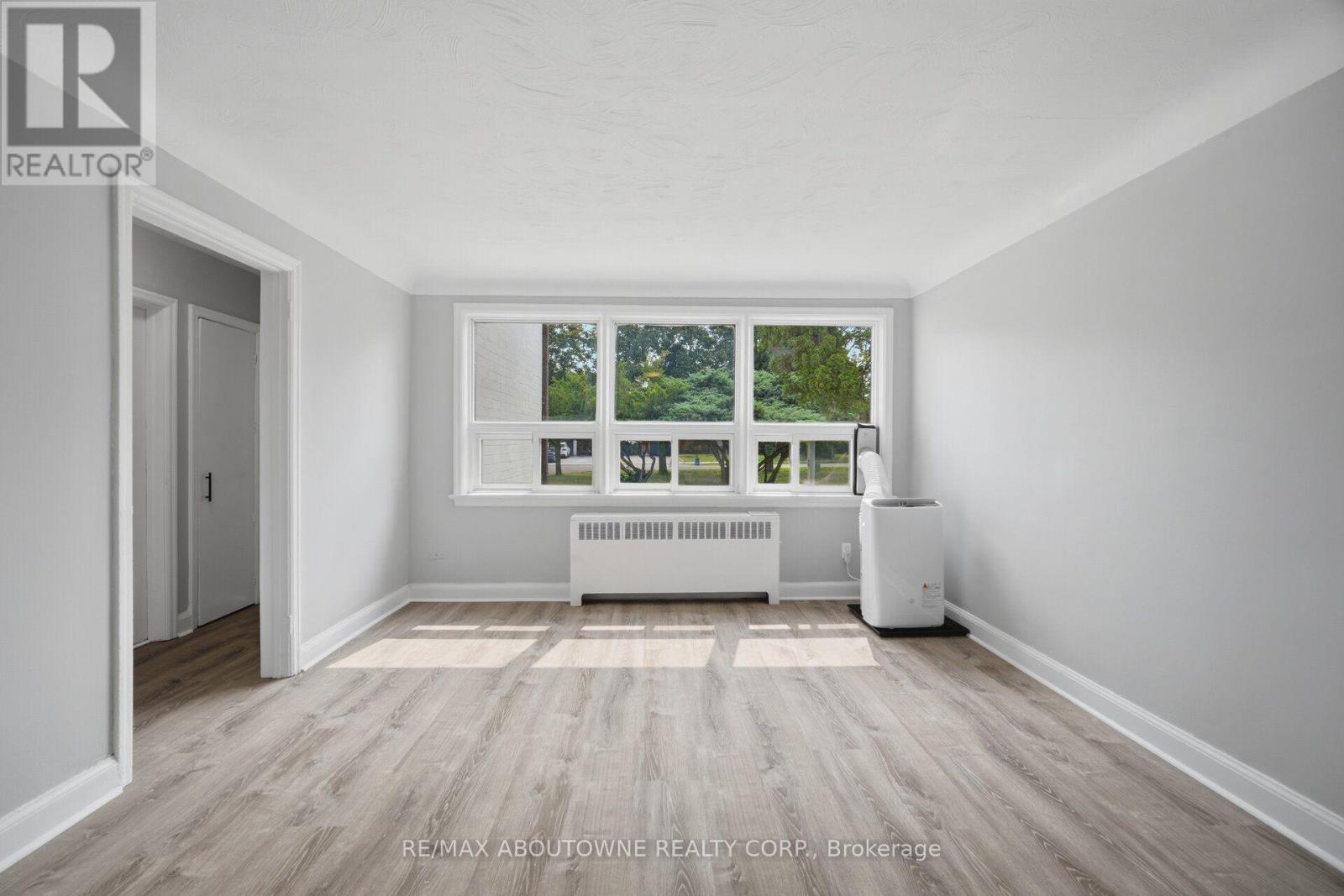 1 - 1037 Churchill Avenue, Oakville, Ontario  L6H 2A7 - Photo 10 - W13620664