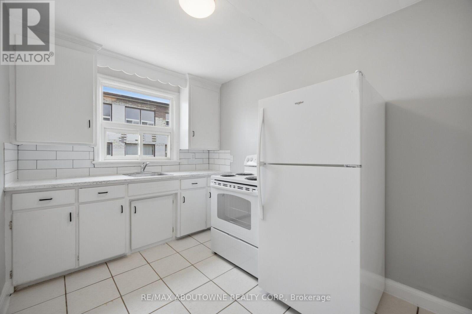 1 - 1037 Churchill Avenue, Oakville, Ontario  L6H 2A7 - Photo 13 - W13620664