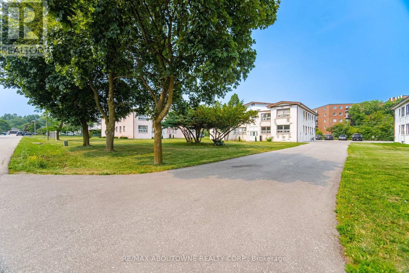 1 - 1037 Churchill Avenue, Oakville, Ontario  L6H 2A7 - Photo 2 - W13620664