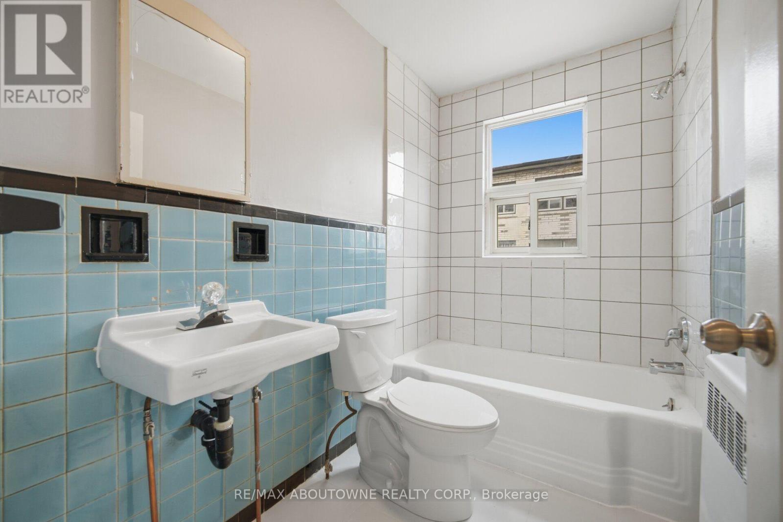 1 - 1037 Churchill Avenue, Oakville, Ontario  L6H 2A7 - Photo 22 - W13620664