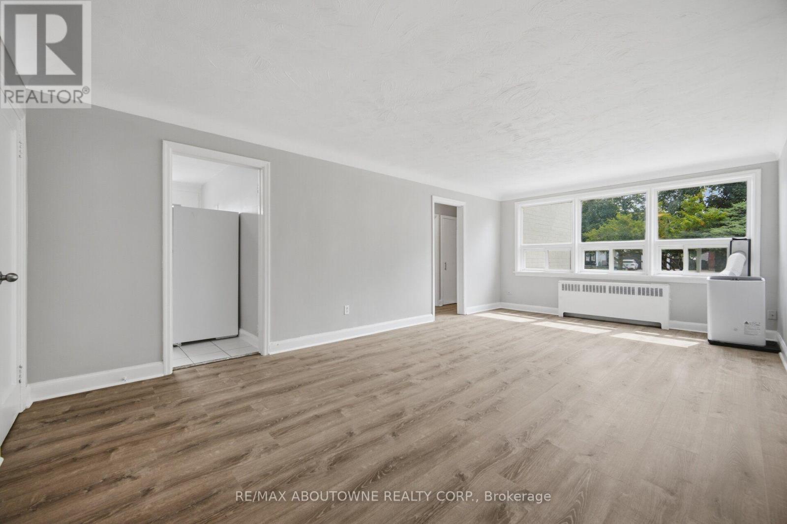 1 - 1037 Churchill Avenue, Oakville, Ontario  L6H 2A7 - Photo 7 - W13620664