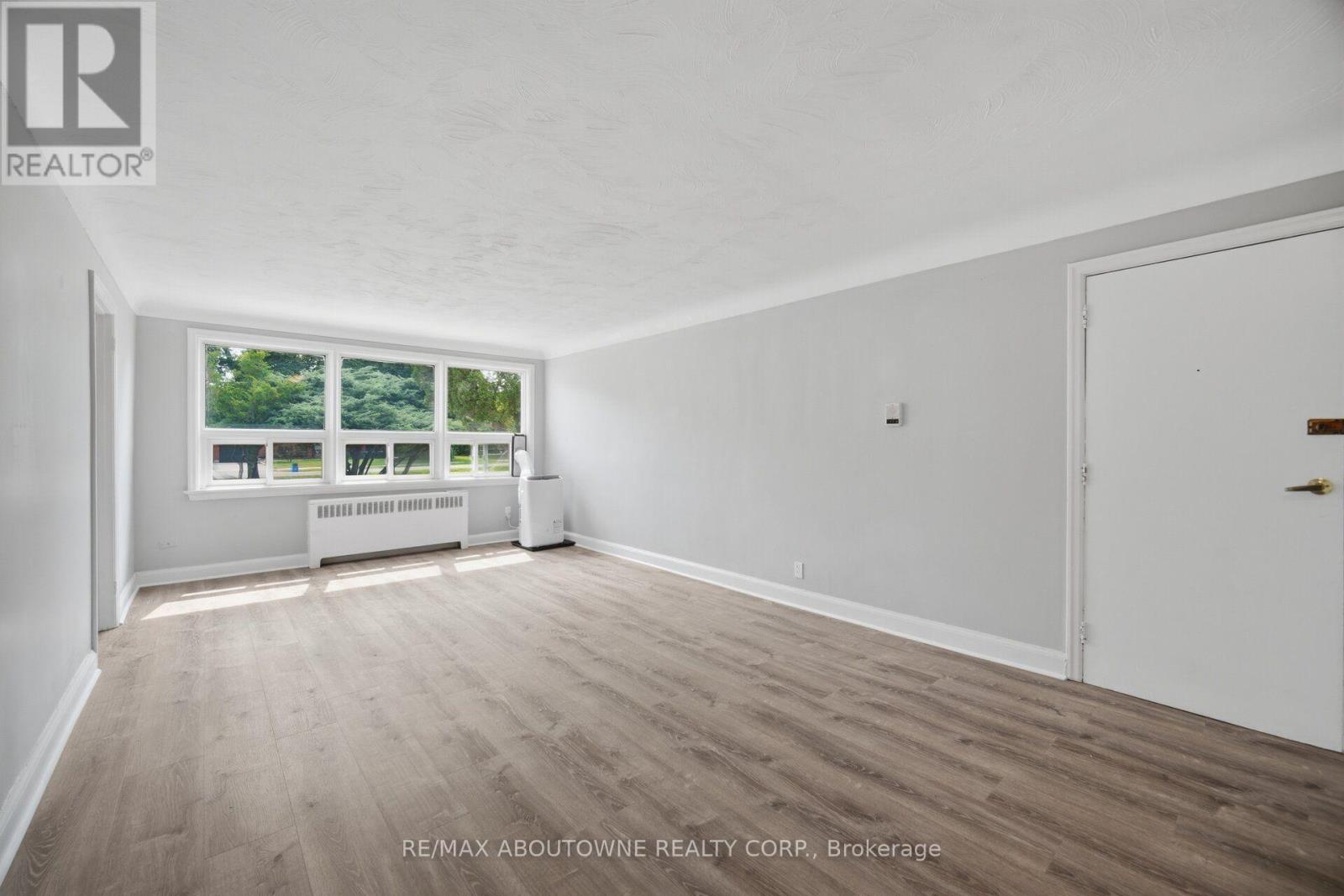 1 - 1037 Churchill Avenue, Oakville, Ontario  L6H 2A7 - Photo 9 - W13620664