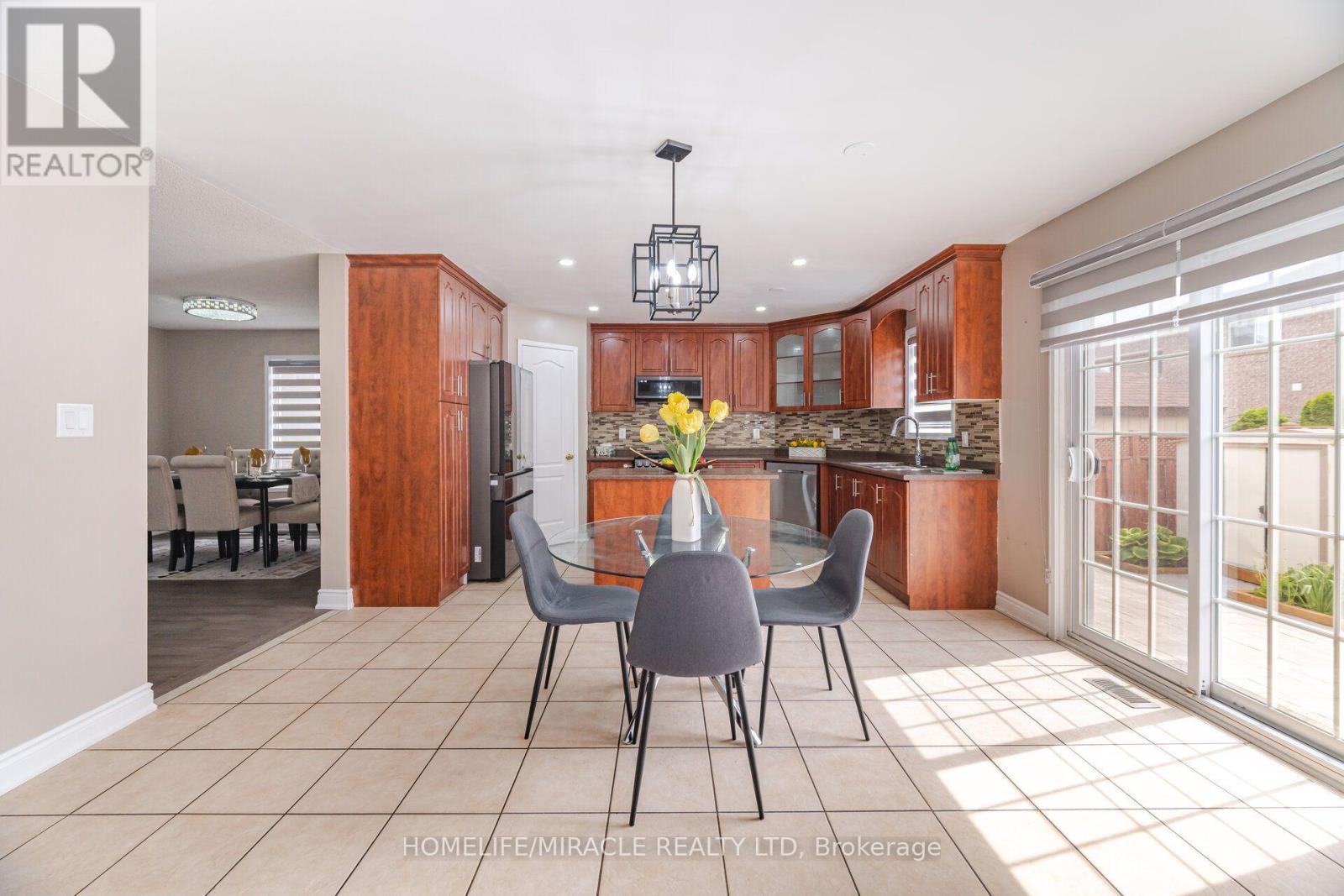 Upper - 41 Beachpoint Boulevard, Brampton, Ontario  L7A 2T7 - Photo 13 - W13620762