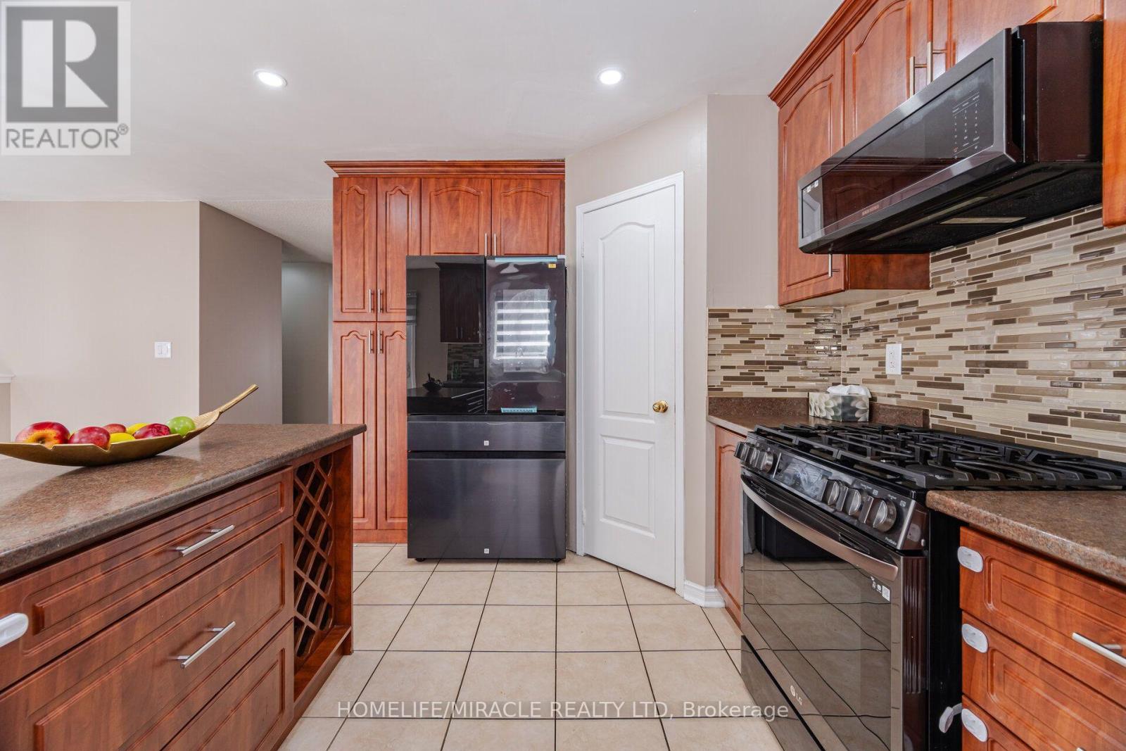 Upper - 41 Beachpoint Boulevard, Brampton, Ontario  L7A 2T7 - Photo 16 - W13620762